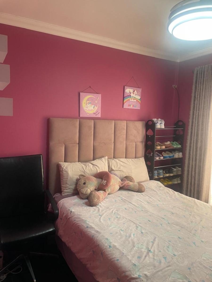 4 Bedroom Property for Sale in Gateway Manor North West